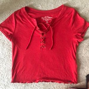Hollister t-shirt size medium! Barely worn!
